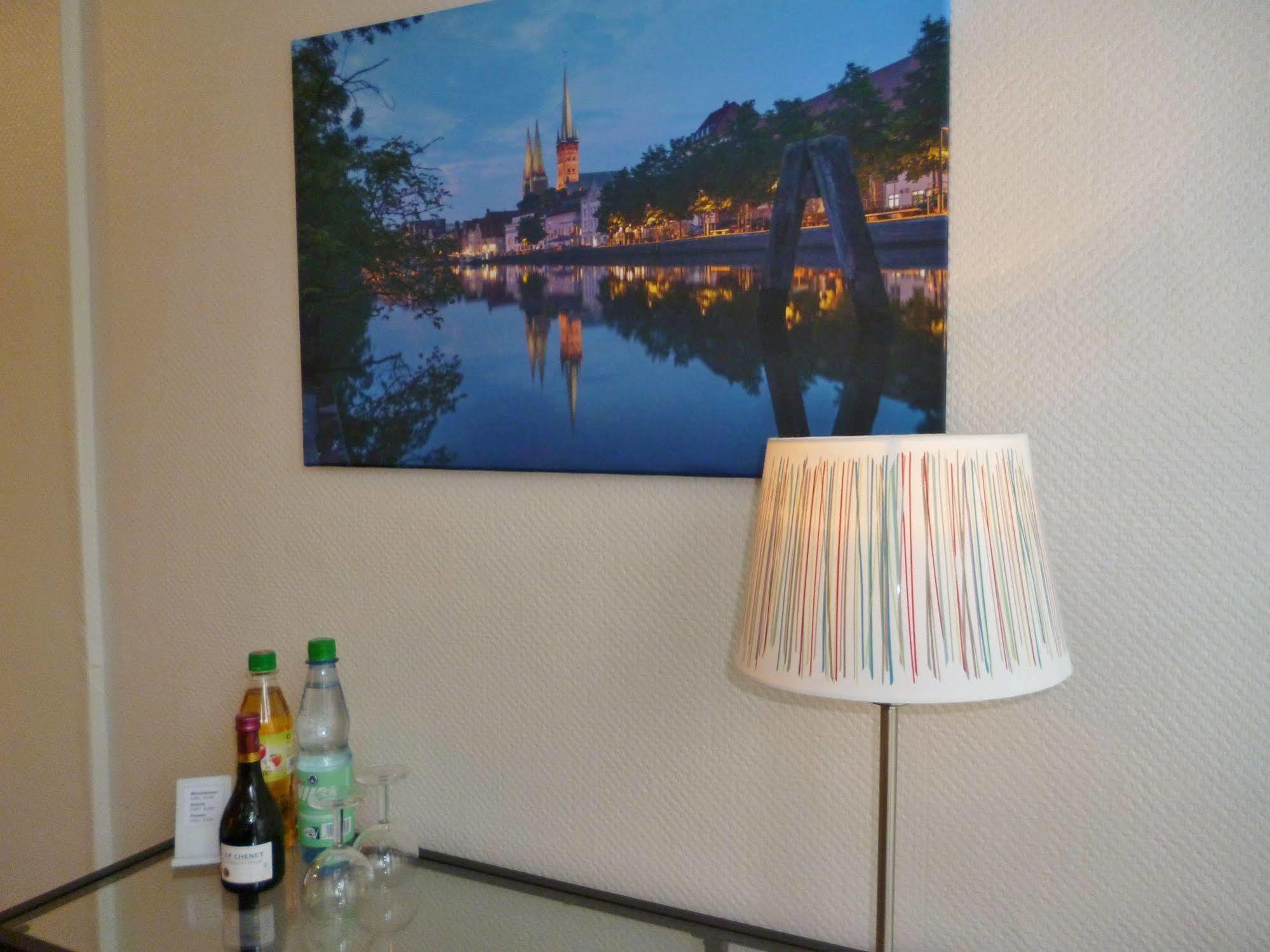 Hotel Am Muehlenteich Lubeck Exterior photo